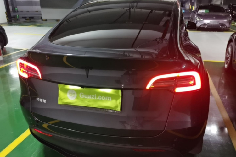 Tesla Model Y 2024 #6 Tesla Model Y 2024 car image #6