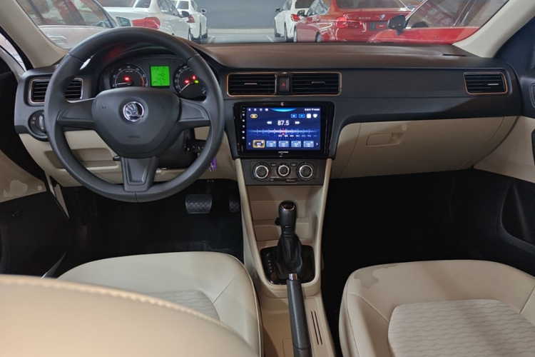 Skoda Rapid 2017 #10 Skoda Rapid 2017 car image #10