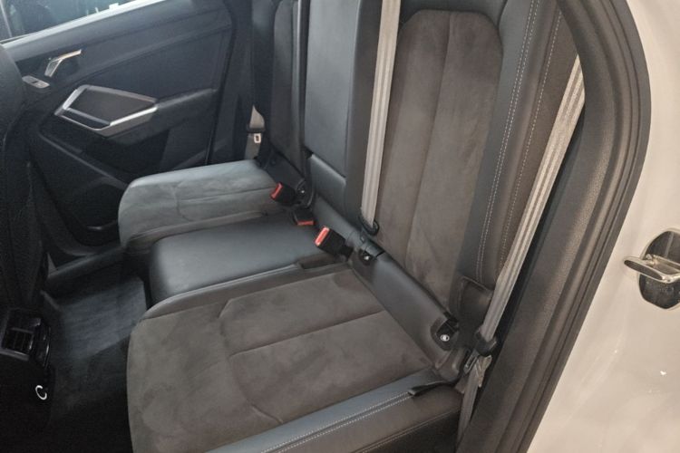Audi Q3 2021 car image #17