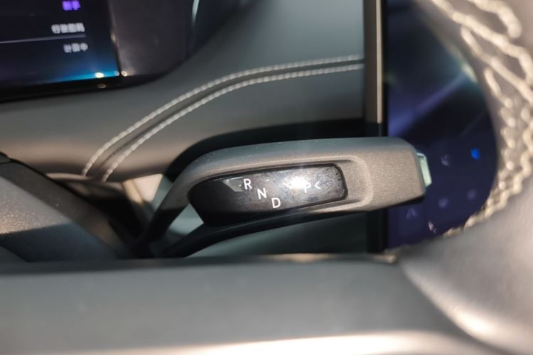 MI SU7 2025 car image #14