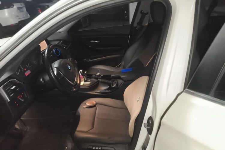BMW 3 Series 2017 car image #19