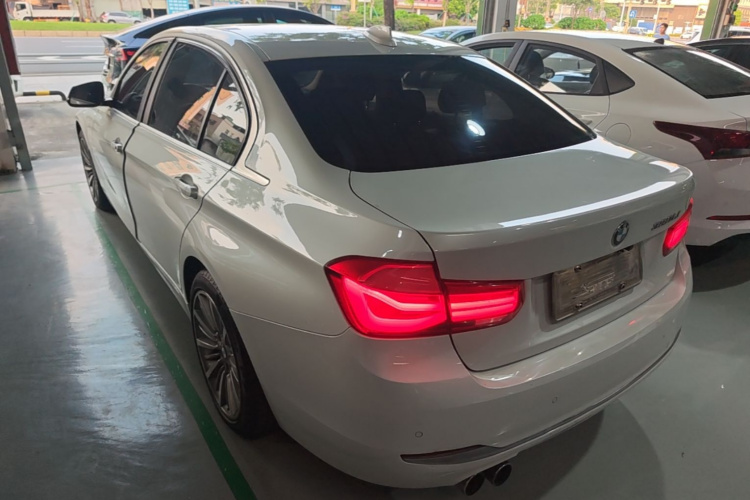 BMW 3 Series 2019 car image #5