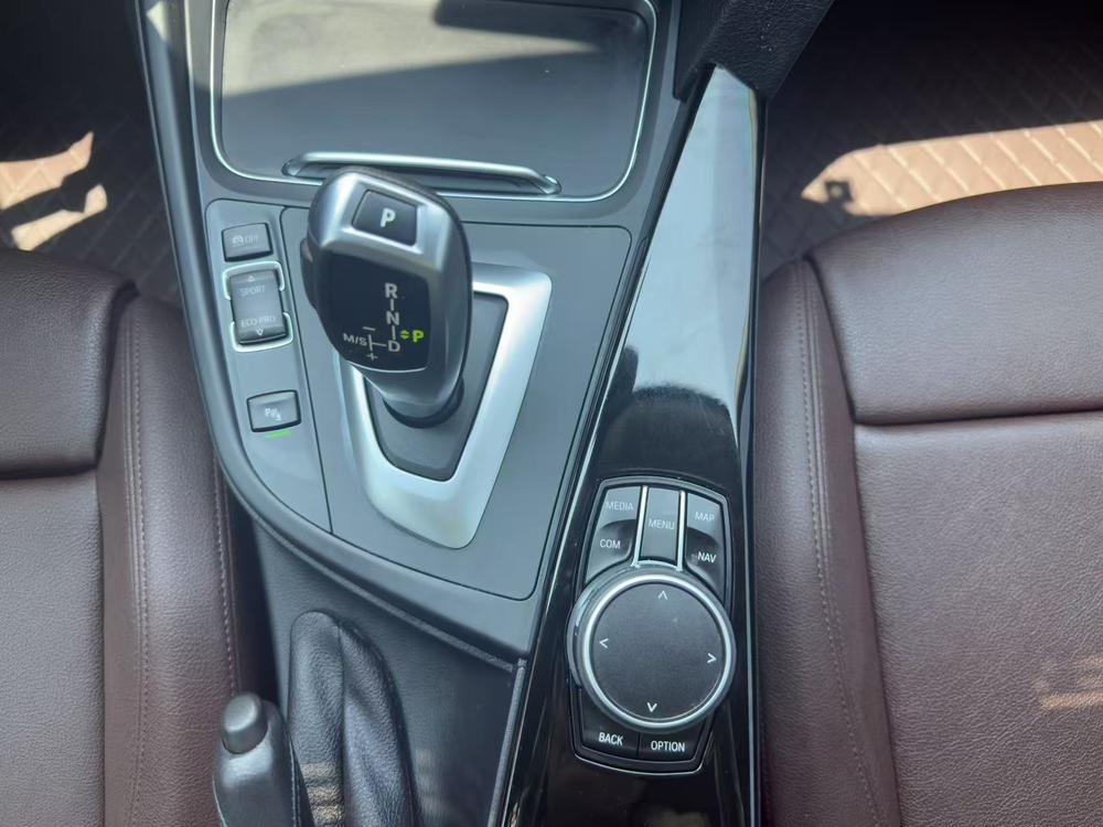 BMW 3 Series 2019 #19 BMW 3 Series 2019 car image #19