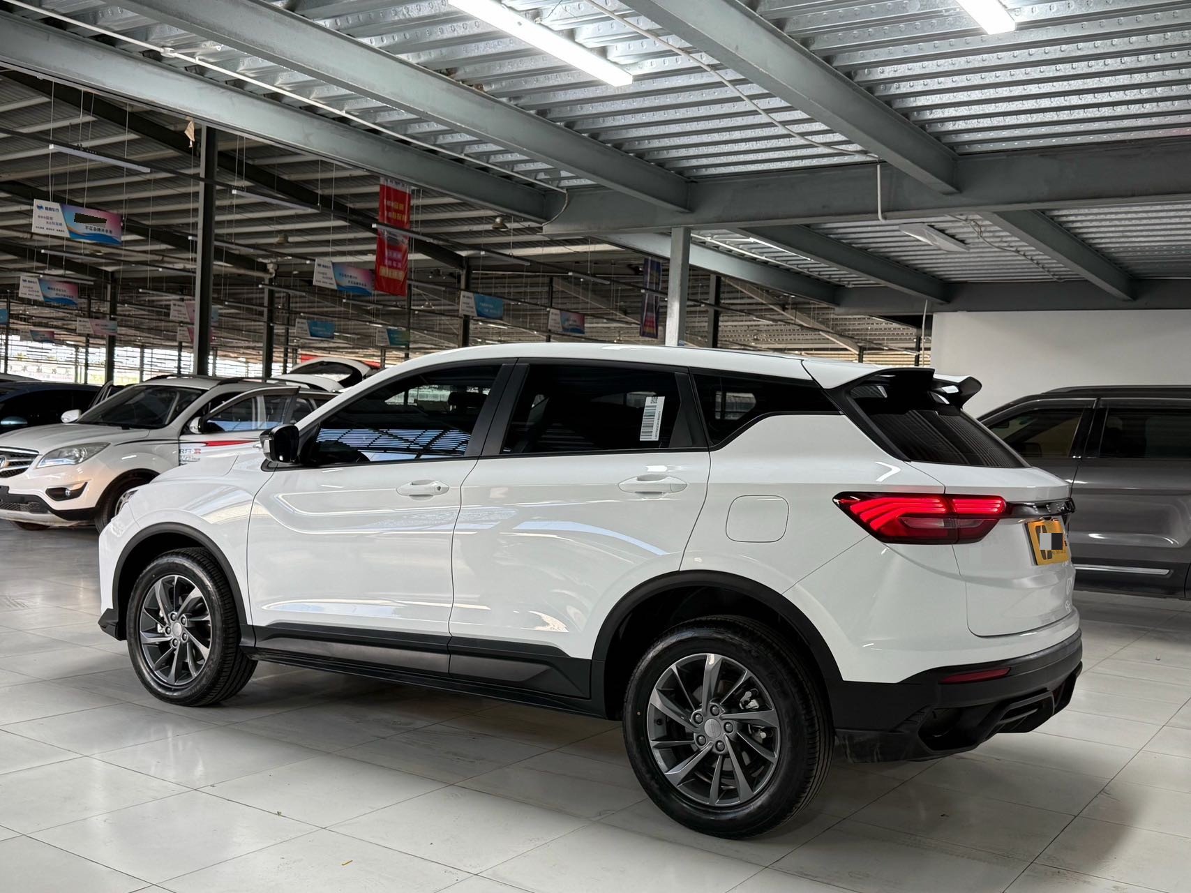GEELY Coolray 2025 car image #12