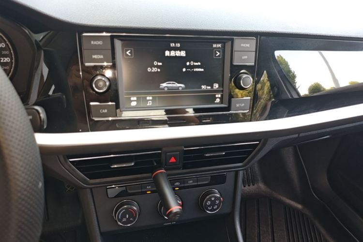 Volkswagen Lavida 2019 #13 Volkswagen Lavida 2019 car image #13