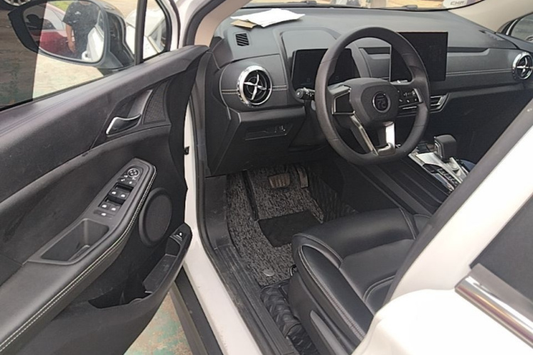 BYD Yuan New Energy 2020 immagine di auto #12