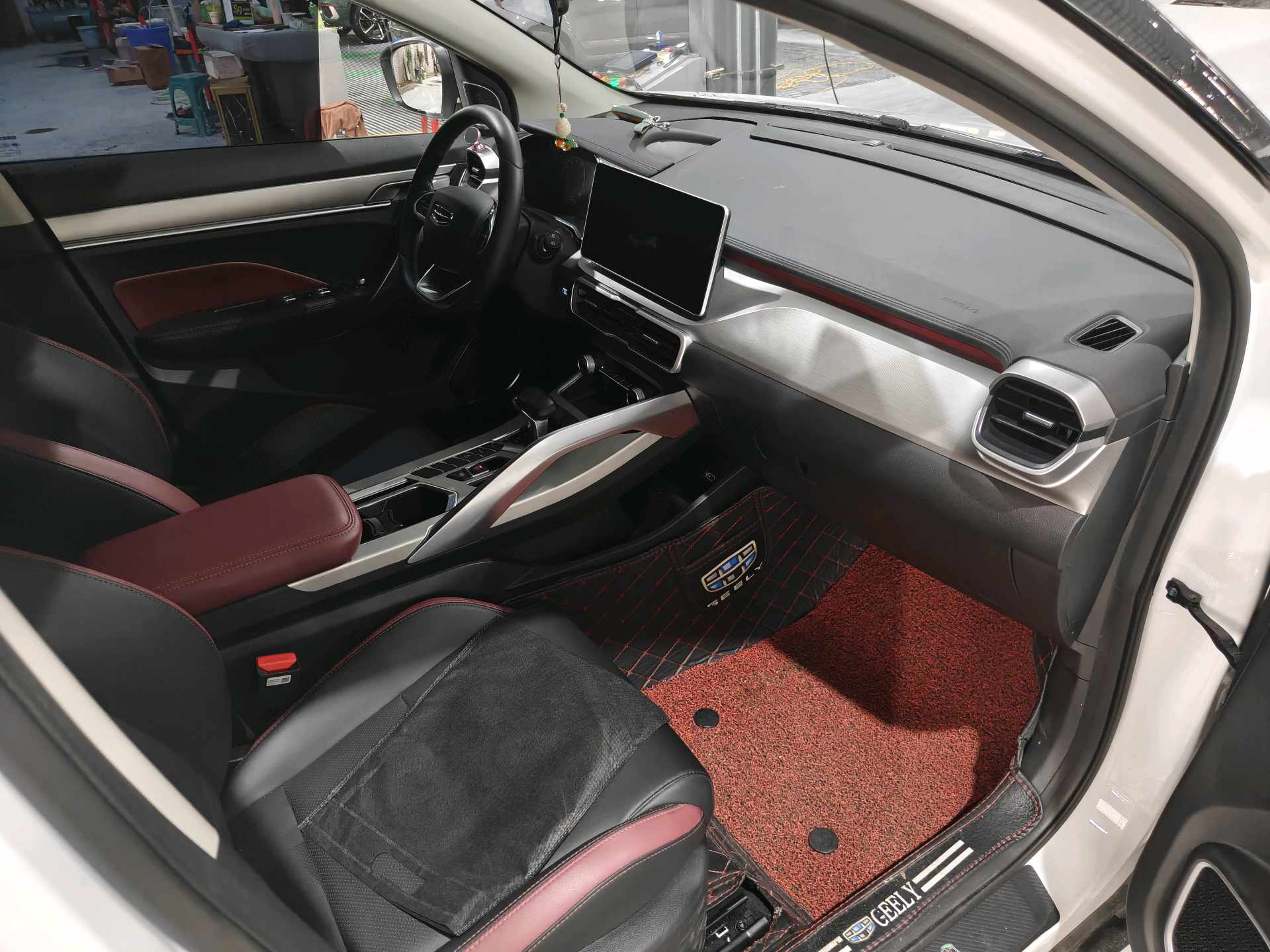 GEELY Coolray 2022 car image #4