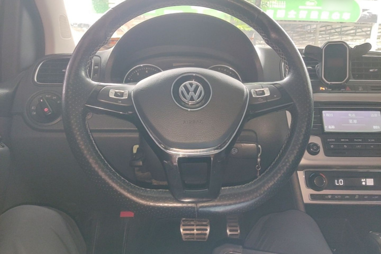 Volkswagen Polo 2016 car image #15