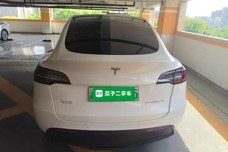 Tesla Model Y 2022 car image #6