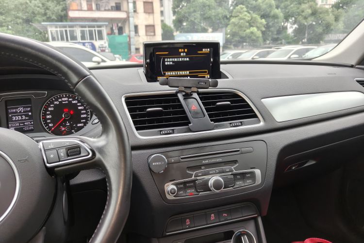 Audi Q3 2018 صورة سيارة #13