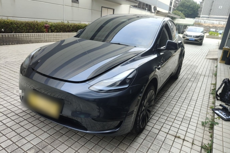 Tesla Model Y 2024 #2 Tesla Model Y 2024 car image #2