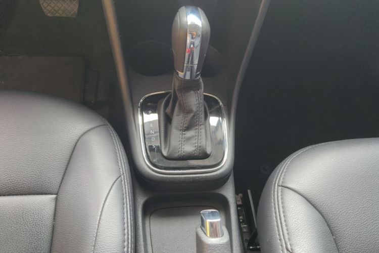 Volkswagen Polo 2019 car image #14