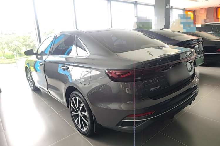 GEELY Emgrand 2024 #5 GEELY Emgrand 2024 car image #5
