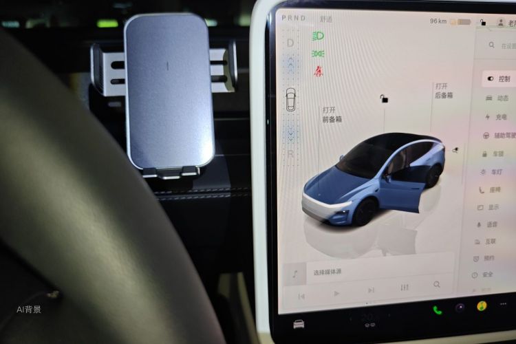 Tesla Model Y 2025 immagine di auto #16