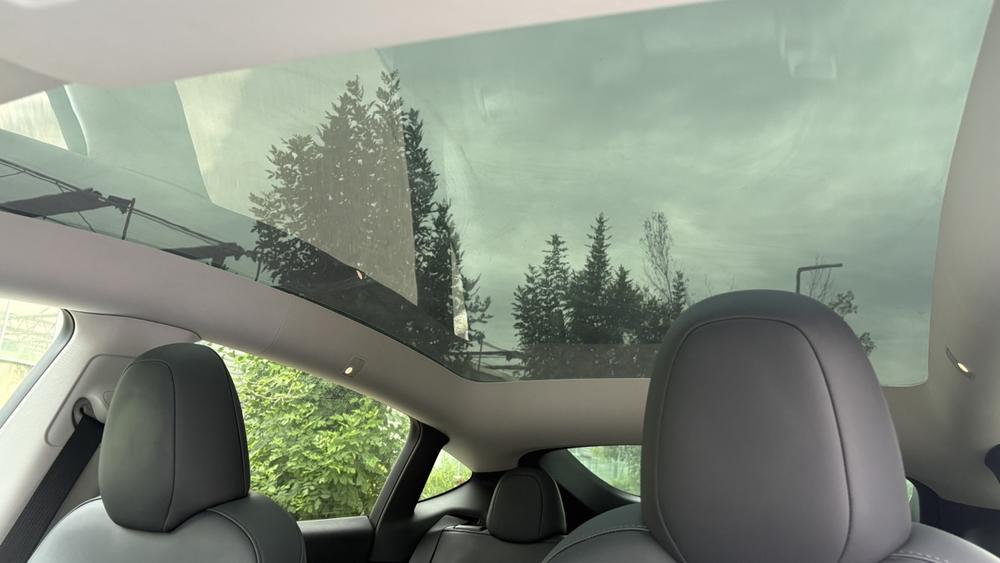 Tesla Model Y 2024 car image #21