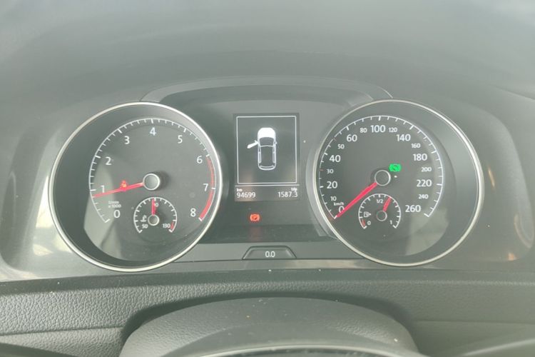 Volkswagen Golf 2018 car image #12