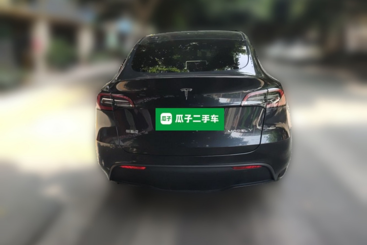 Tesla Model Y 2024 #6 Tesla Model Y 2024 car image #6