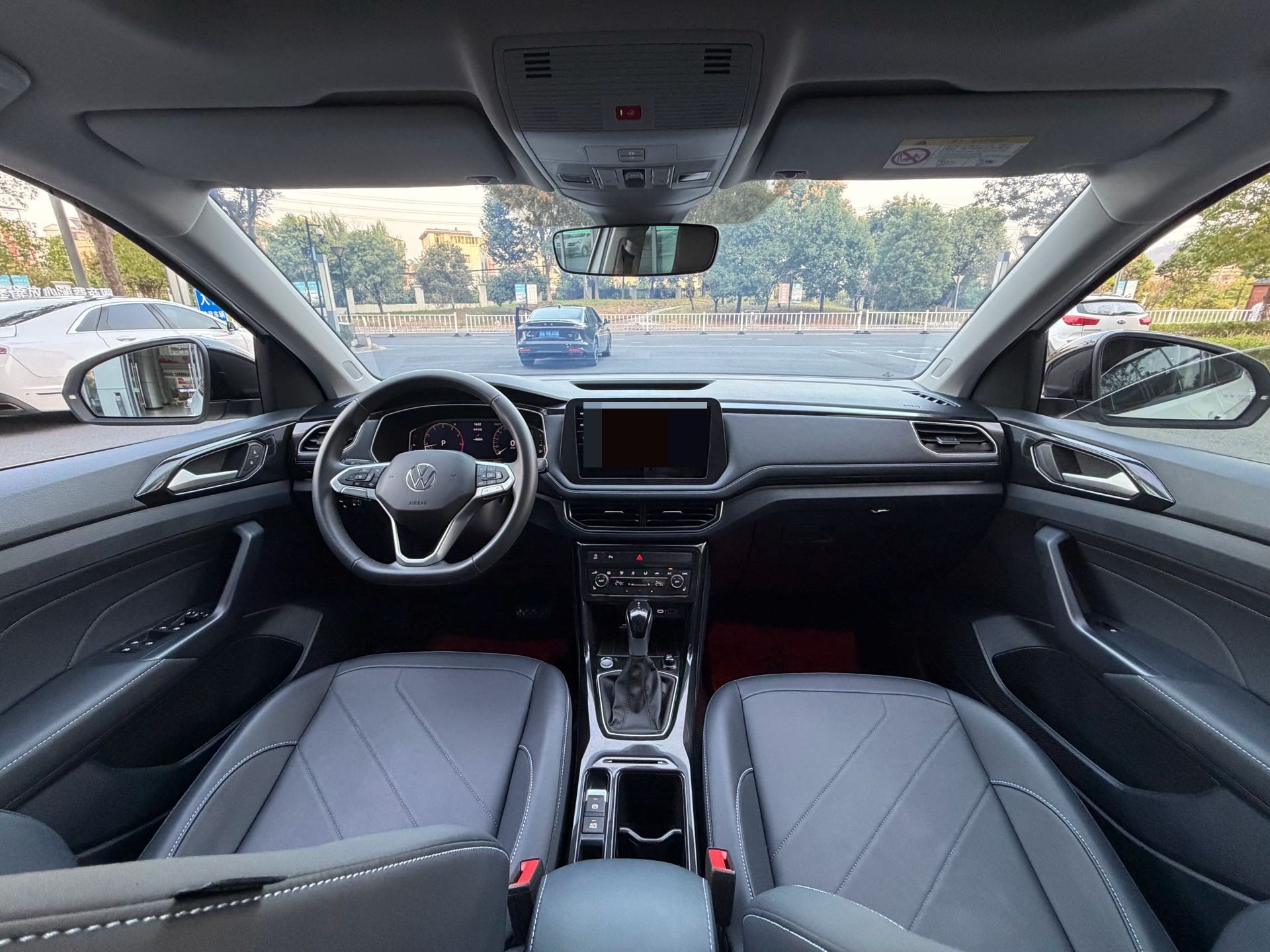 Volkswagen Tharu 2025 immagine di auto #7
