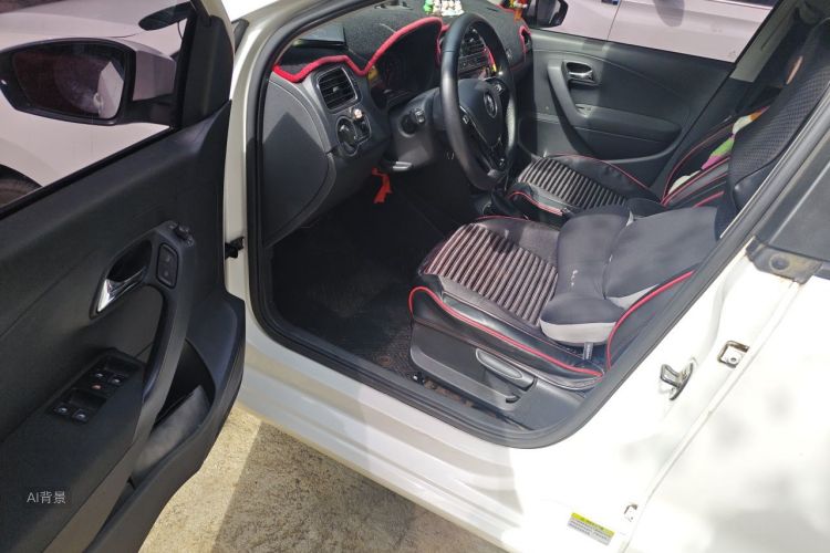 Volkswagen Polo 2018 car image #18