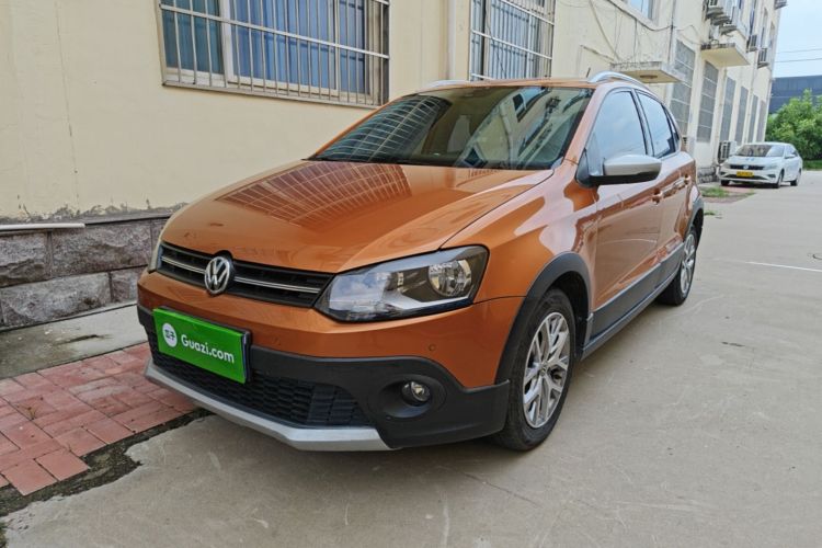 Volkswagen Polo 2016 car image #2