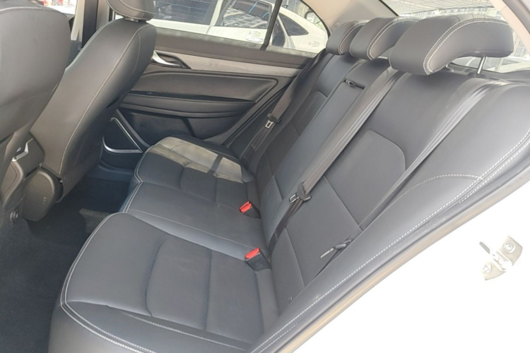 GEELY Emgrand 2021 #17 GEELY Emgrand 2021 car image #17