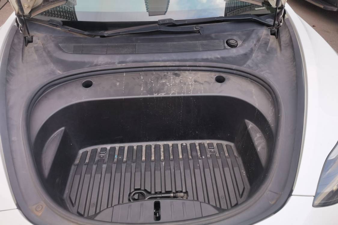 Tesla Model 3 2021 car image #10