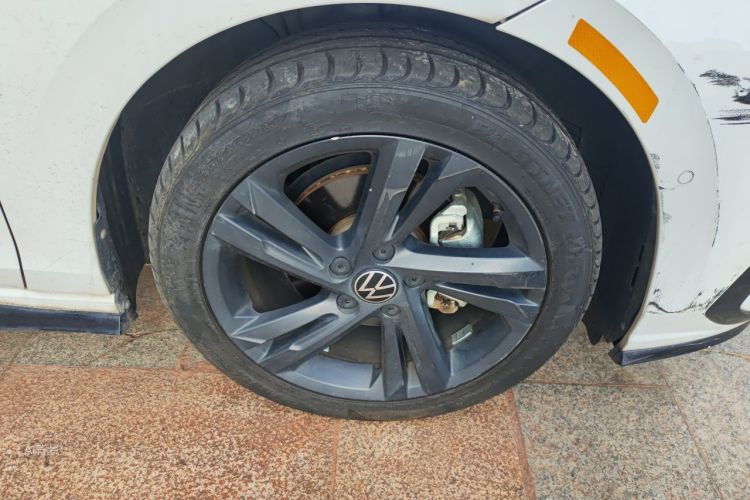 Volkswagen Golf 2022 car image #9