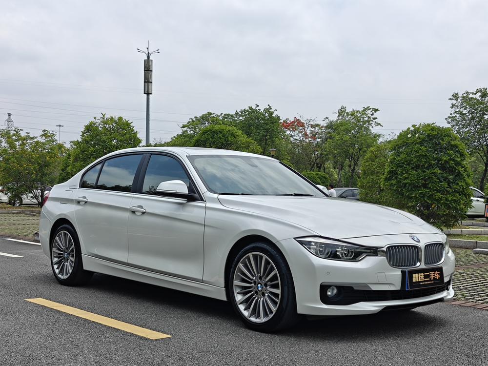 BMW 3 Series 2019 car image #3