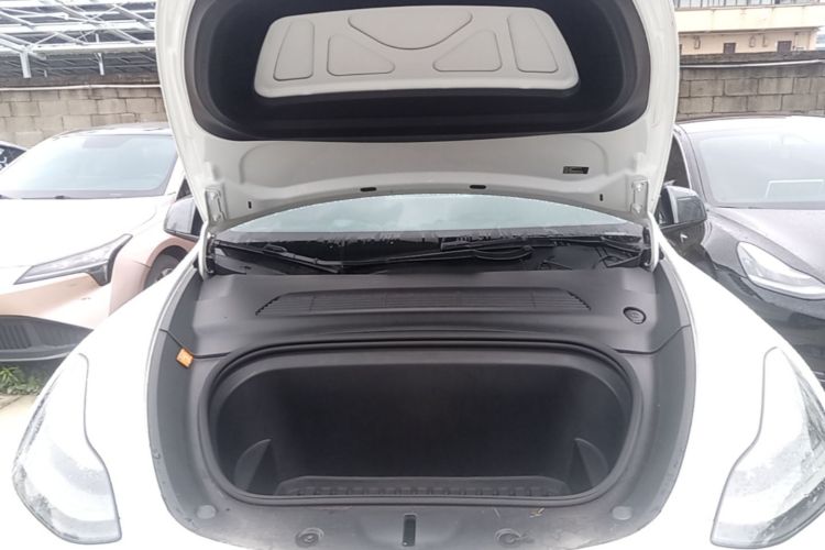 Tesla Model Y 2021 #22 Tesla Model Y 2021 car image #22