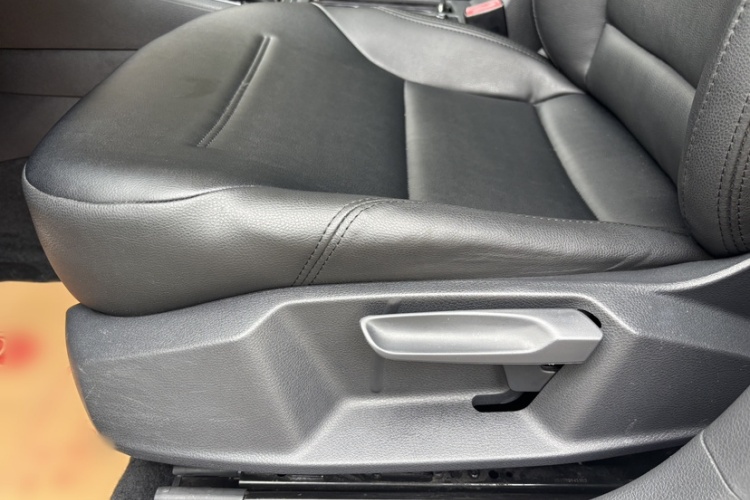 Volkswagen Golf 2015 car image #13