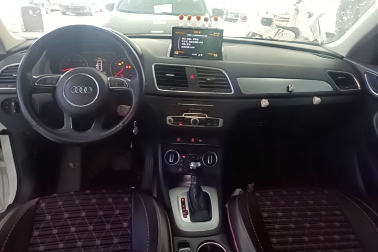 Audi Q3 2017 изображение автомобиля #10