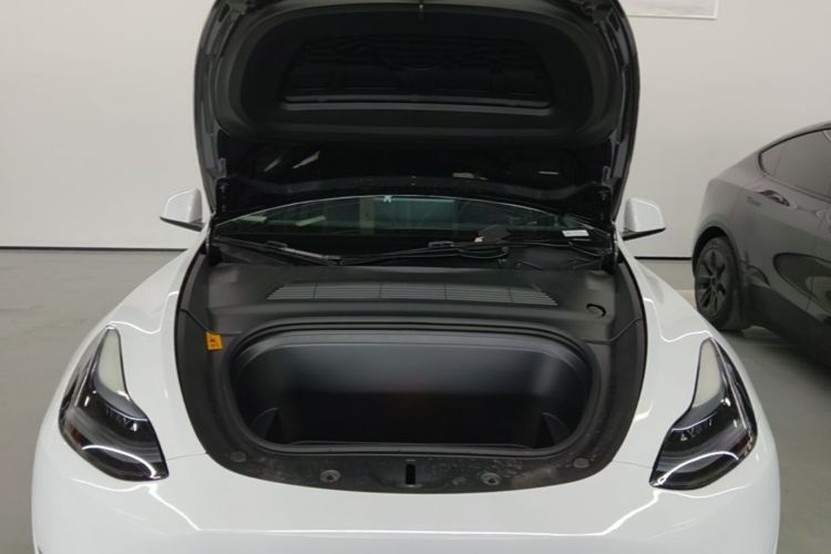 Tesla Model Y 2024 #22 Tesla Model Y 2024 car image #22