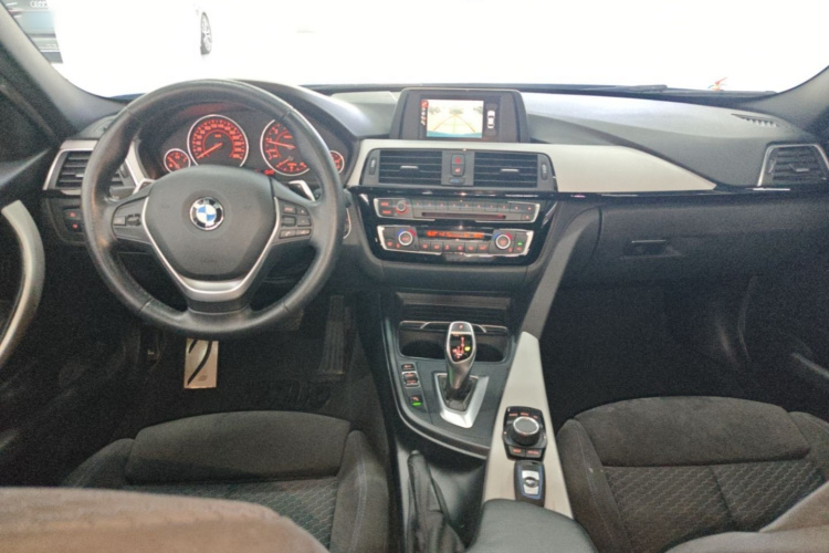 BMW 3 Series 2016 car image #10