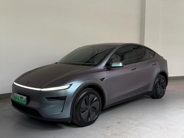 Tesla Model Y 2026 #14 Tesla Model Y 2026 car image #14
