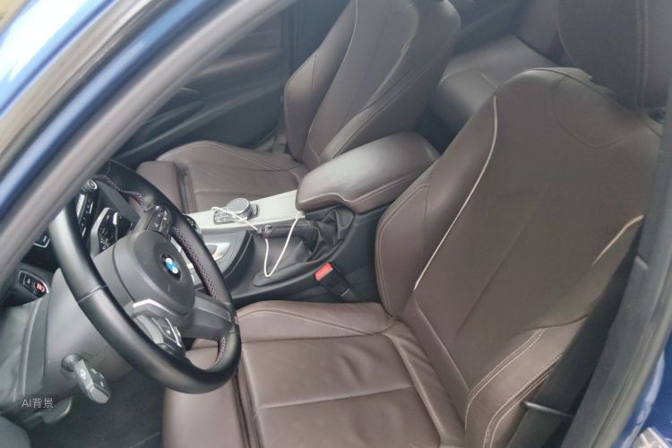 BMW 3 Series 2019 car image #17