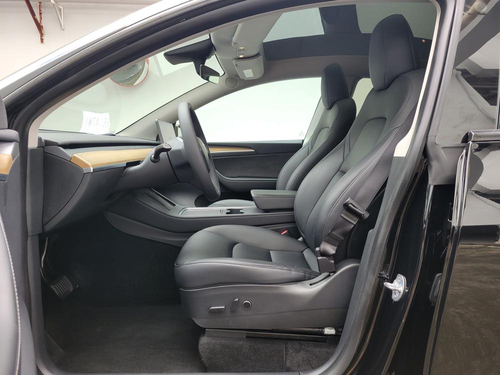 Tesla Model Y 2022 car image #20
