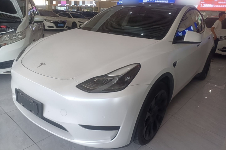 Tesla Model Y 2022 #2 Tesla Model Y 2022 car image #2