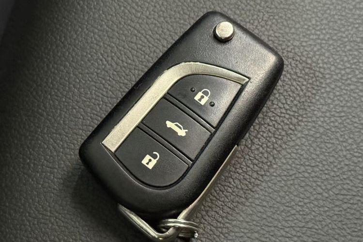 Toyota Corolla 2017 #9 Toyota Corolla 2017 car image #9