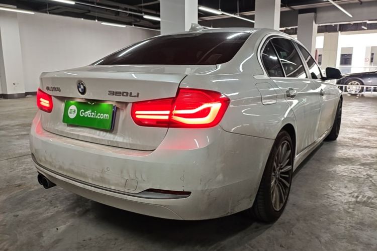BMW 3 Series 2018 car image #7