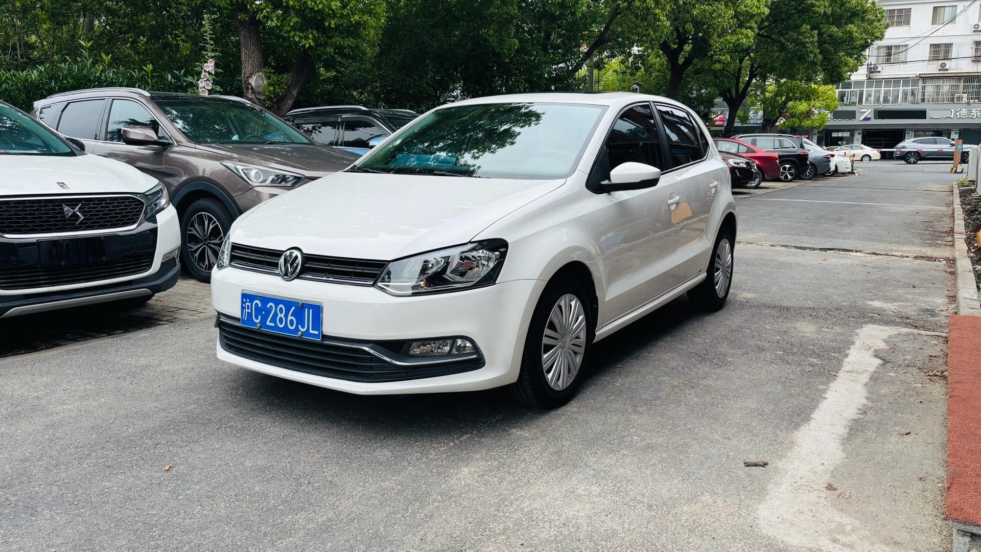 Volkswagen Polo 2018 car image 