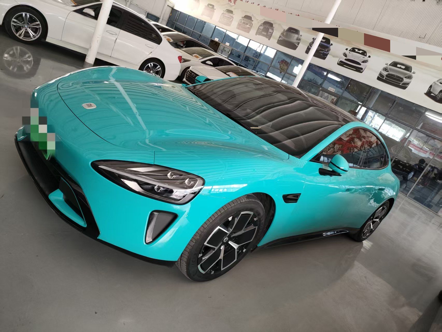MI SU7 2025 immagine di auto 