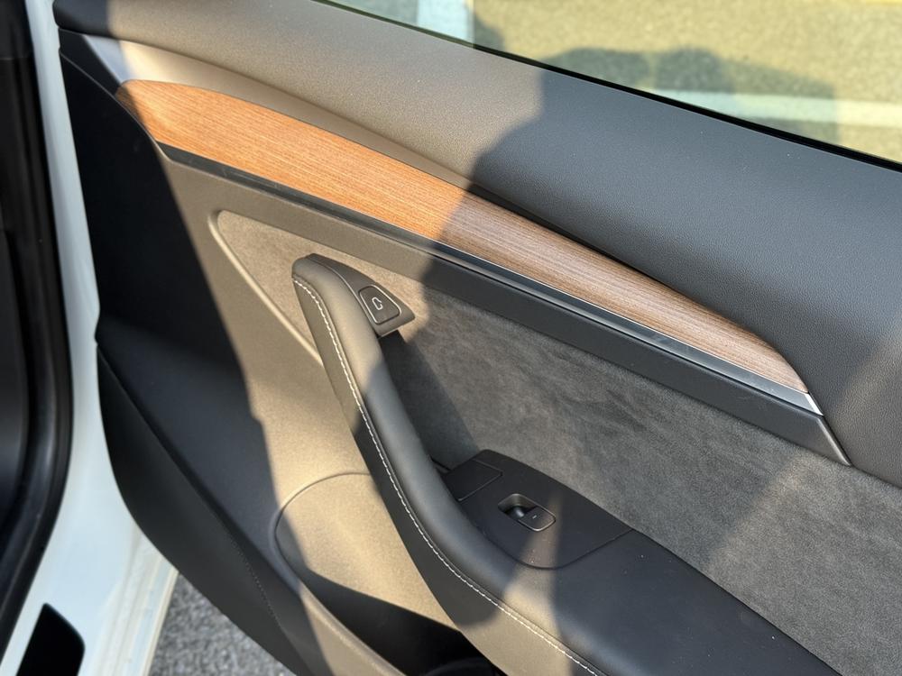 Tesla Model 3 2022 car image #10