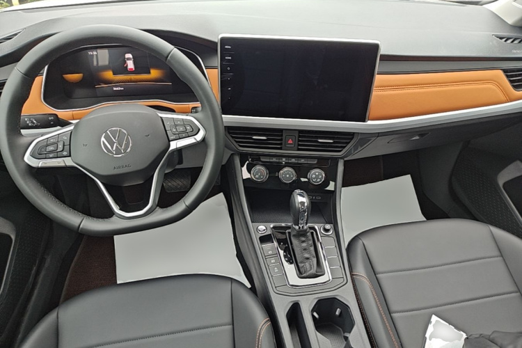 Volkswagen Bora 2025 car image #11