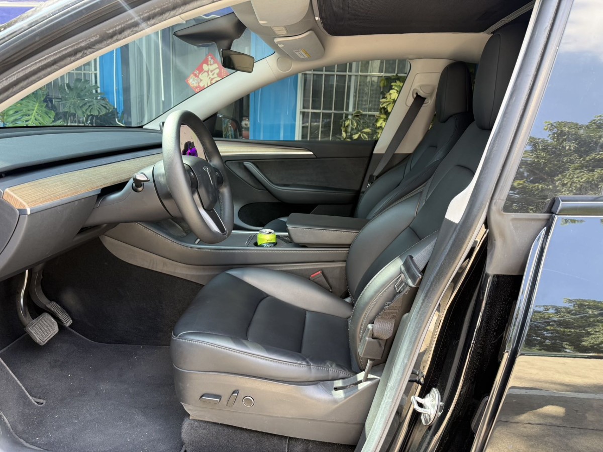 Tesla Model Y 2022 #4 Tesla Model Y 2022 car image #4