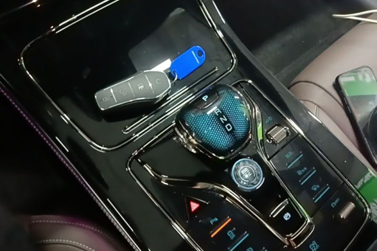 BYD Han 2023 car image #14