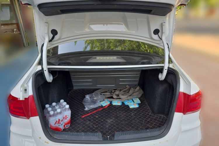 Volkswagen Santana 2018 car image #17