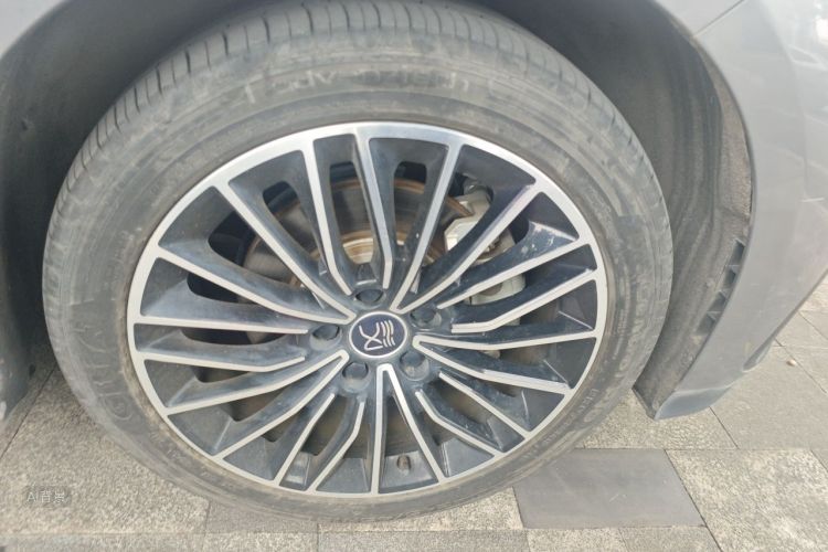 BYD Han 2023 car image #9