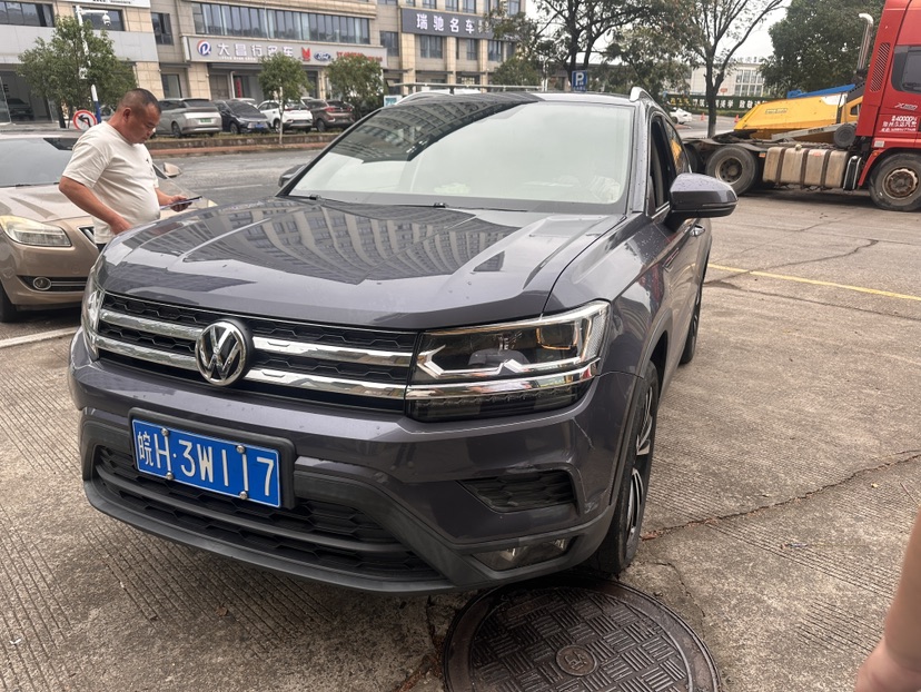 Volkswagen Tharu 2018 Volkswagen Tharu 2018 immagine di auto