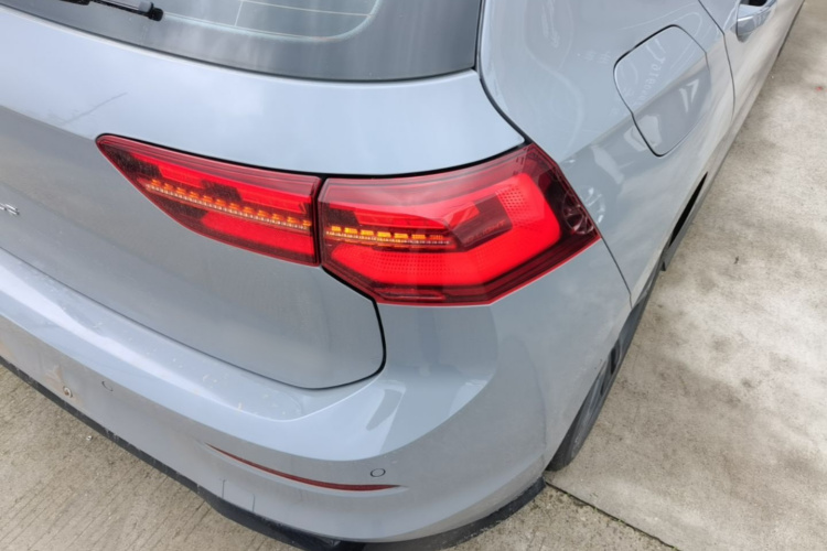 Volkswagen Golf 2024 car image #8