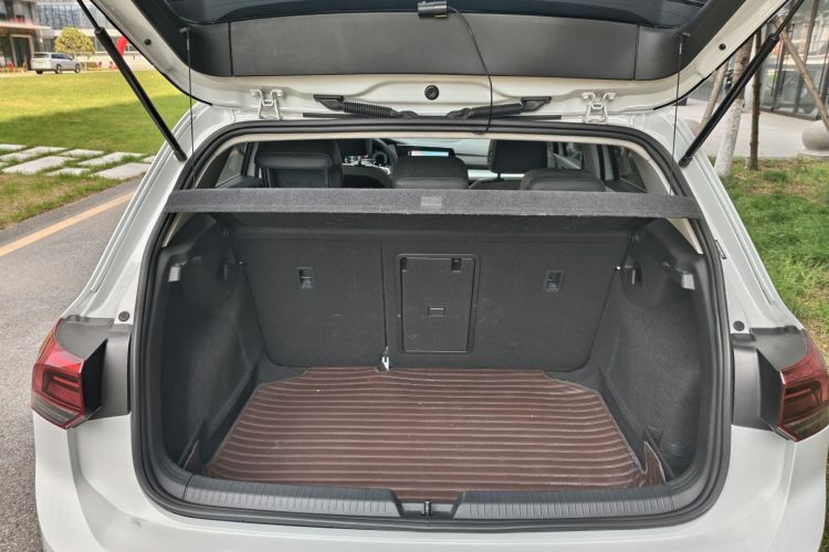 Volkswagen Golf 2022 car image #21